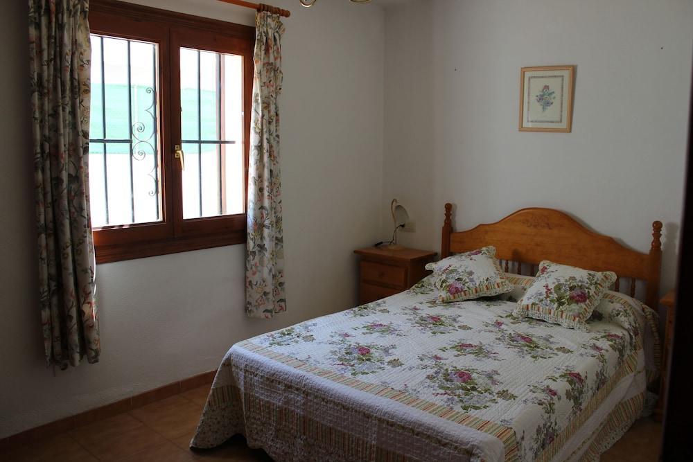 150 Tropicana Park Santa Llucia